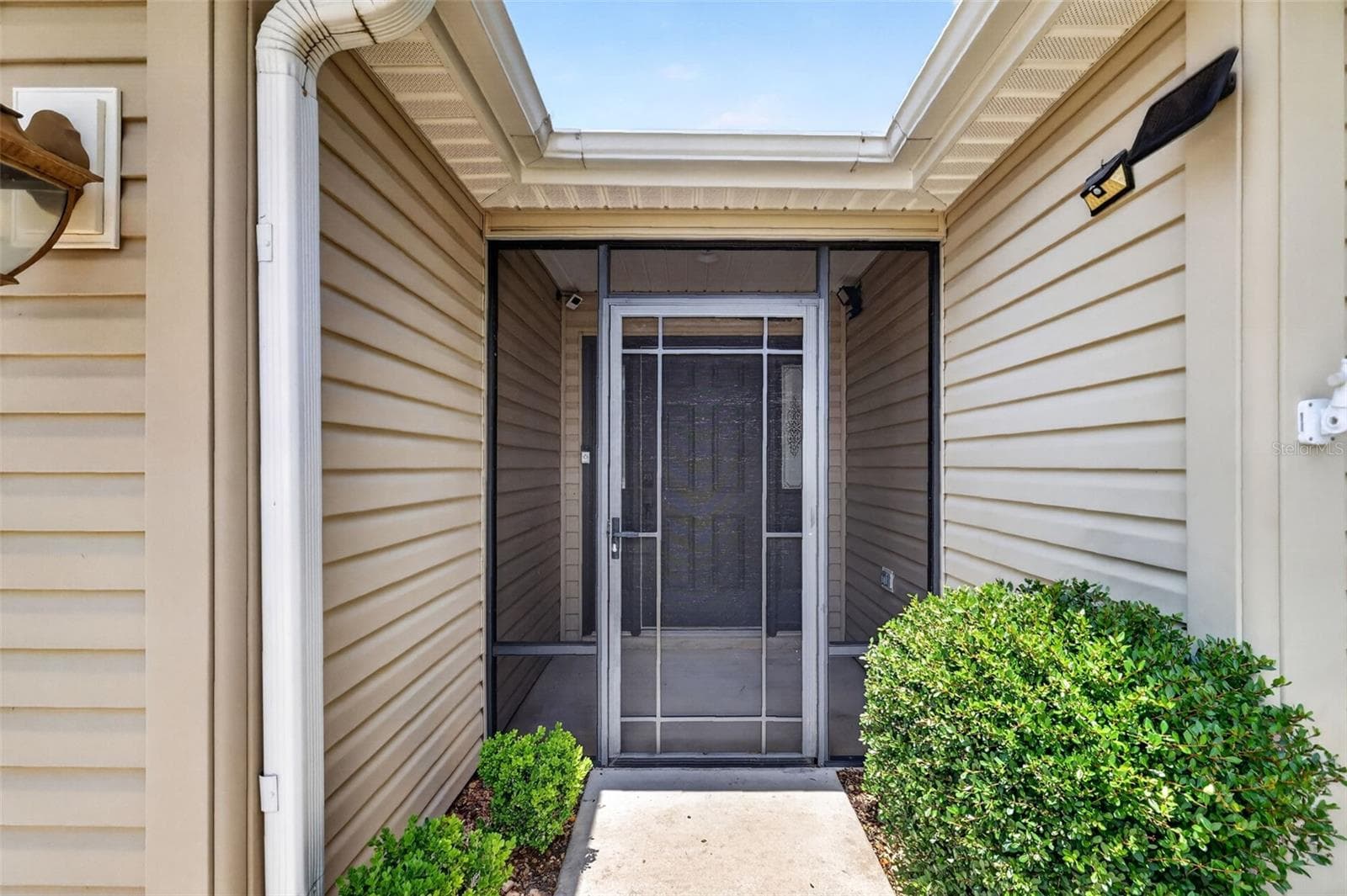 Screened Front Entry Vestibule - 791 ENISGROVE WAY, THE VILLAGES