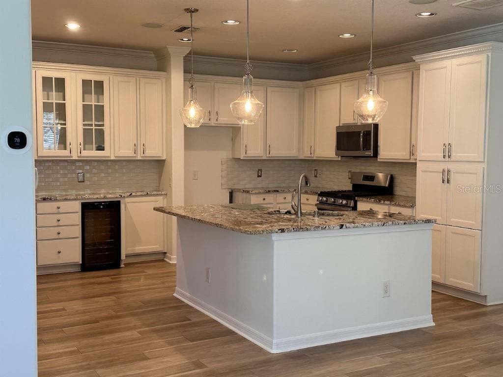 Townhouse at 11107 GREEN PARK CIR, TAMPA, photo 4 of 31