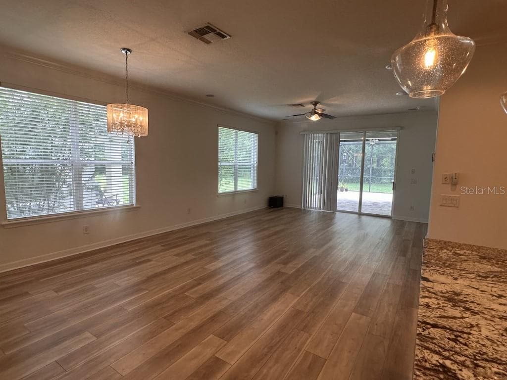 Townhouse at 11107 GREEN PARK CIR, TAMPA, photo 7 of 31