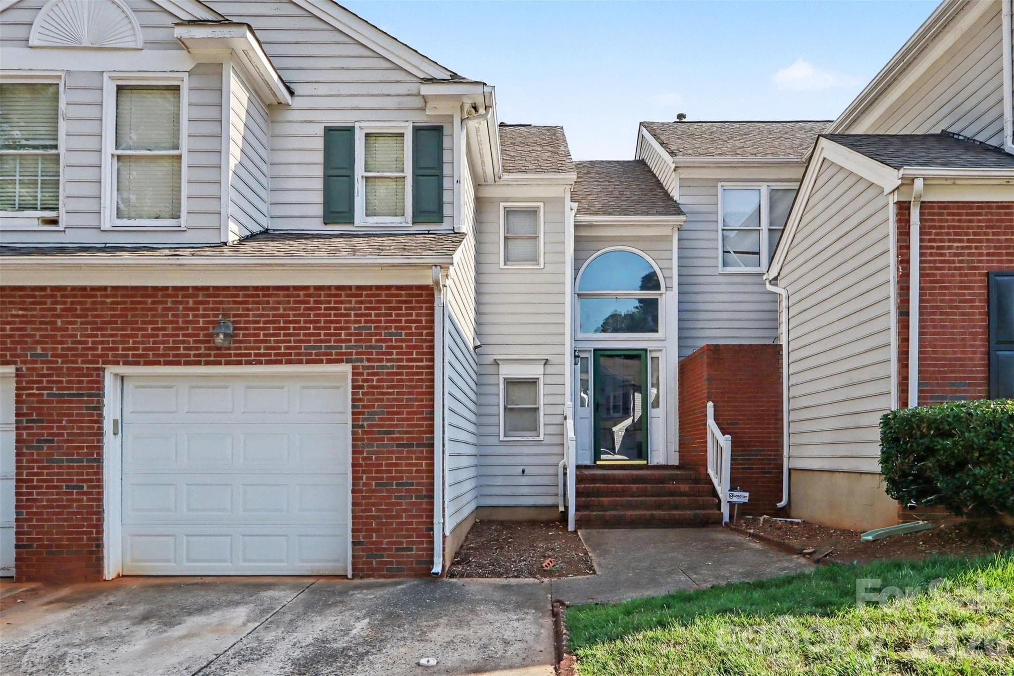 Townhouse at 8606 Fox Chase Lane, Charlotte, photo 4 of 27