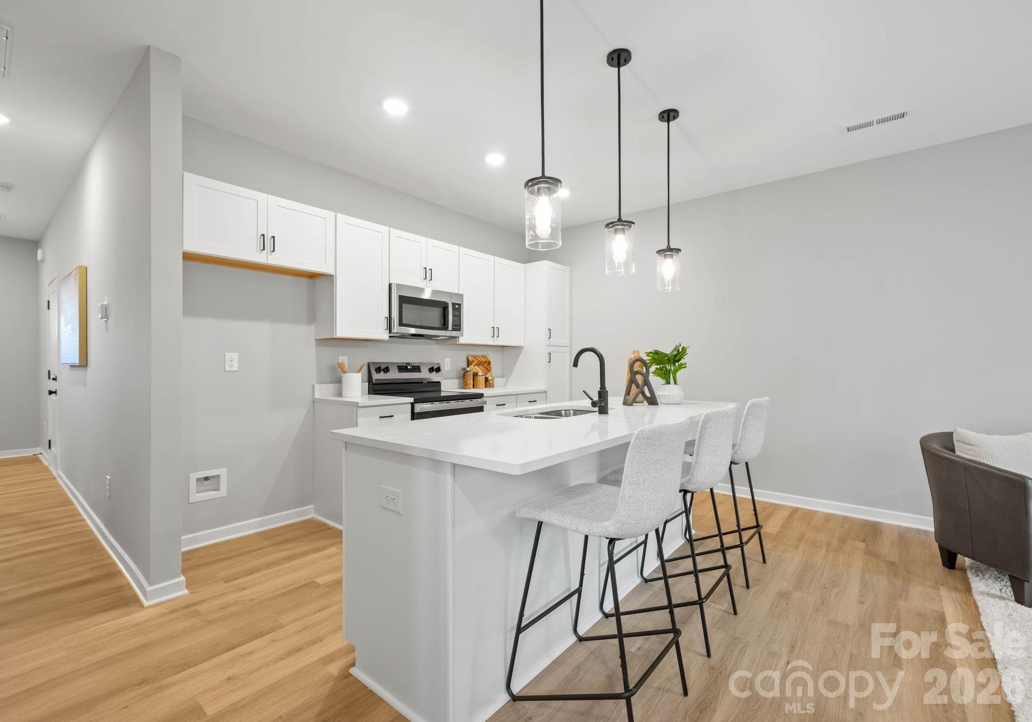 Townhouse at 2013 Custer Street, Charlotte, photo 3 of 21