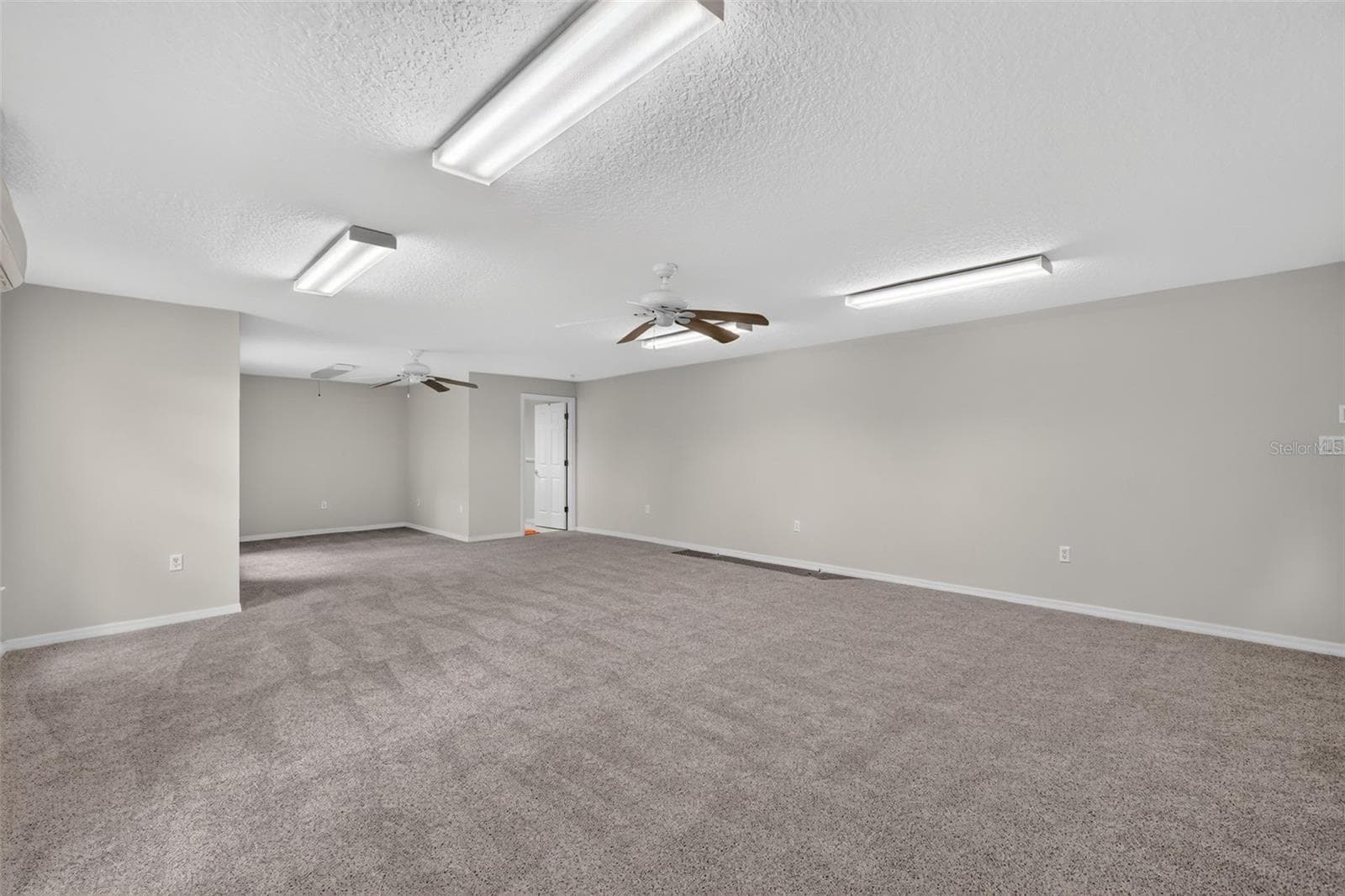 Single Family Residence at 705 HILLTOP CT, MOUNT DORA, photo 38 of 57