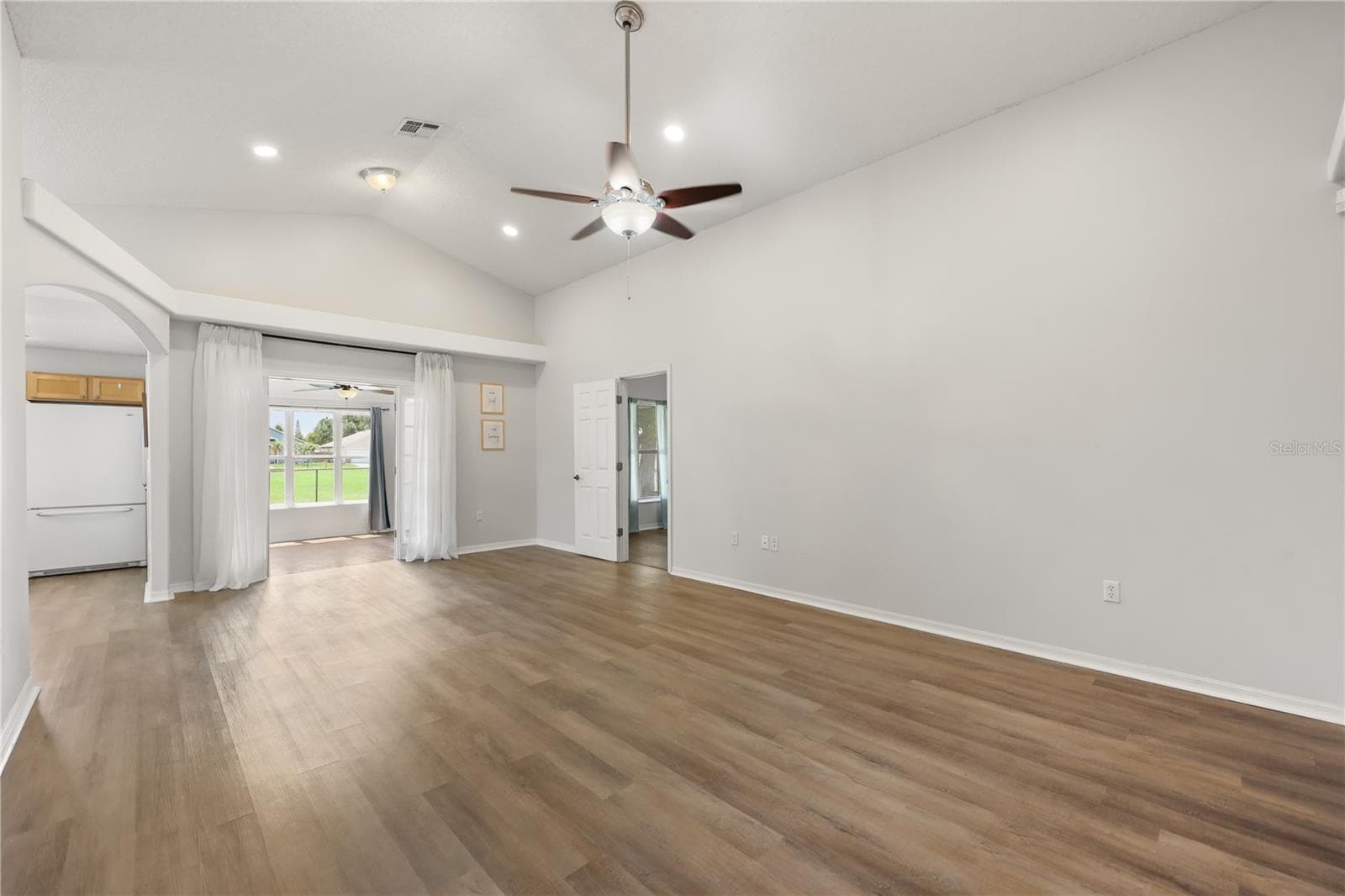 Single Family Residence at 2965 COOL BREEZE CIR, ST CLOUD, photo 8 of 25