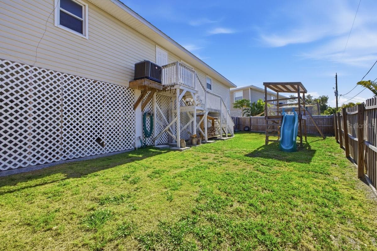 Single Family Residence at 2441 17TH ST W, PALMETTO, photo 11 of 12