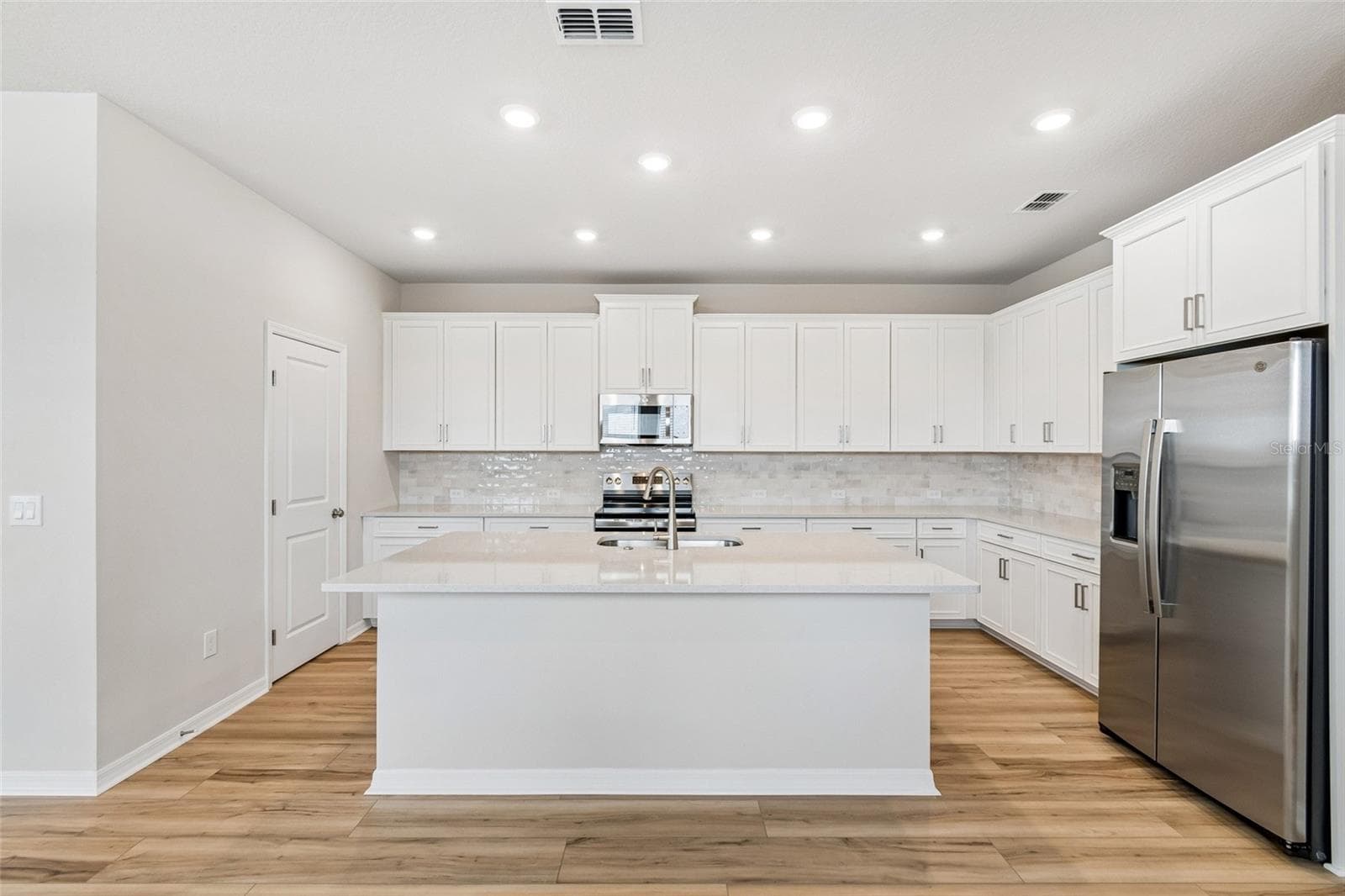Kitchen - 5640 SAVANNA VALLEY TRL, ST CLOUD