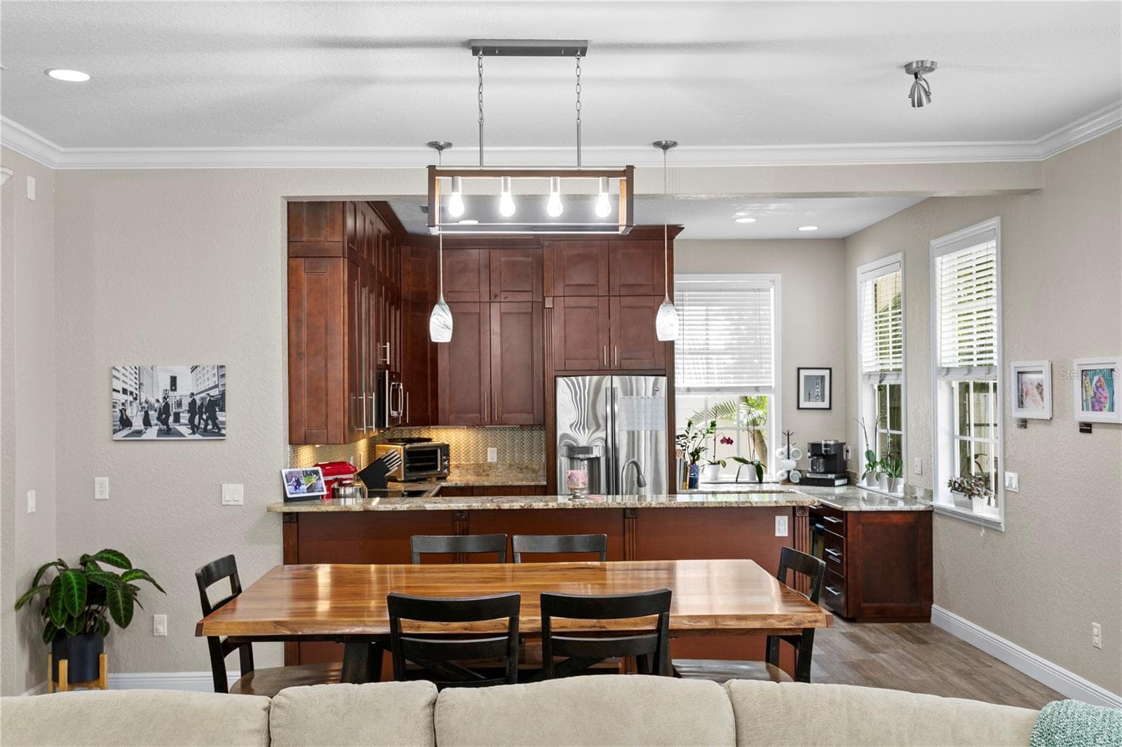 Single Family Residence at 3319 W VILLA ROSA ST, TAMPA, photo 10 of 39