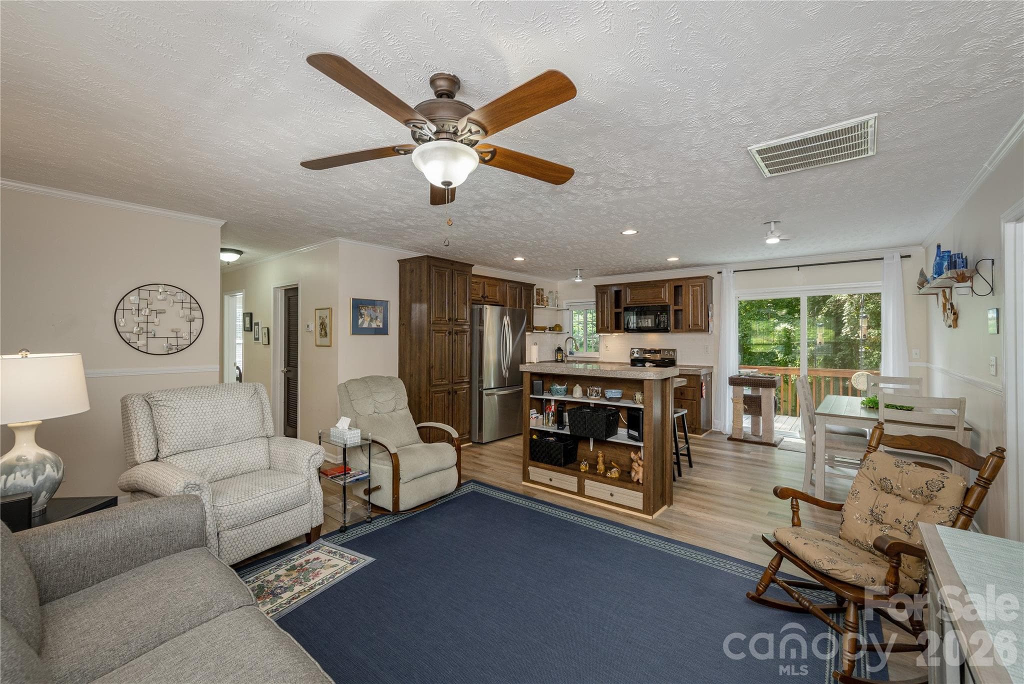 Single Family Residence at Hendersonville, photo 3 of 27