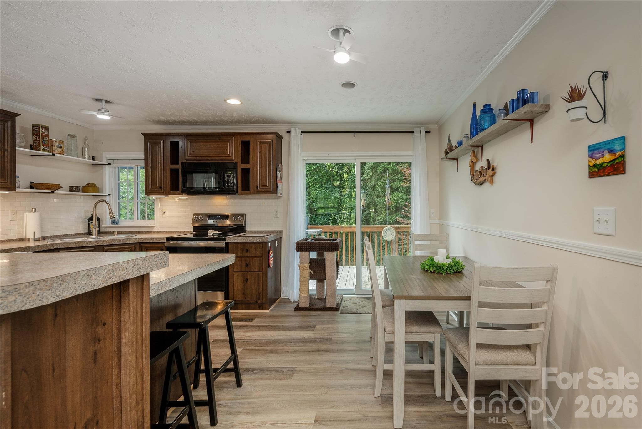 Single Family Residence at Hendersonville, photo 5 of 27