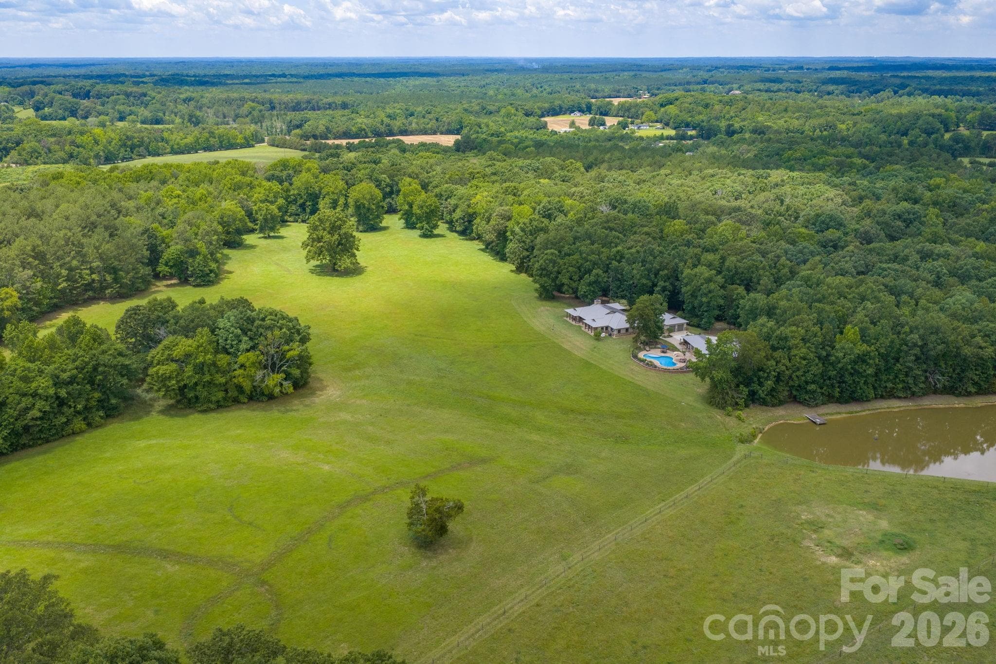 63 acres of fenced pastures, trails, woods, hay fields and privacy - Lancaster