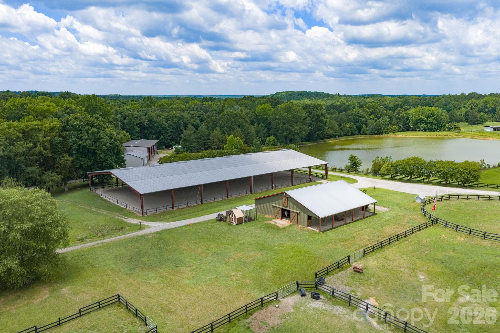 Board fenced pastures and grand prix field - Lancaster