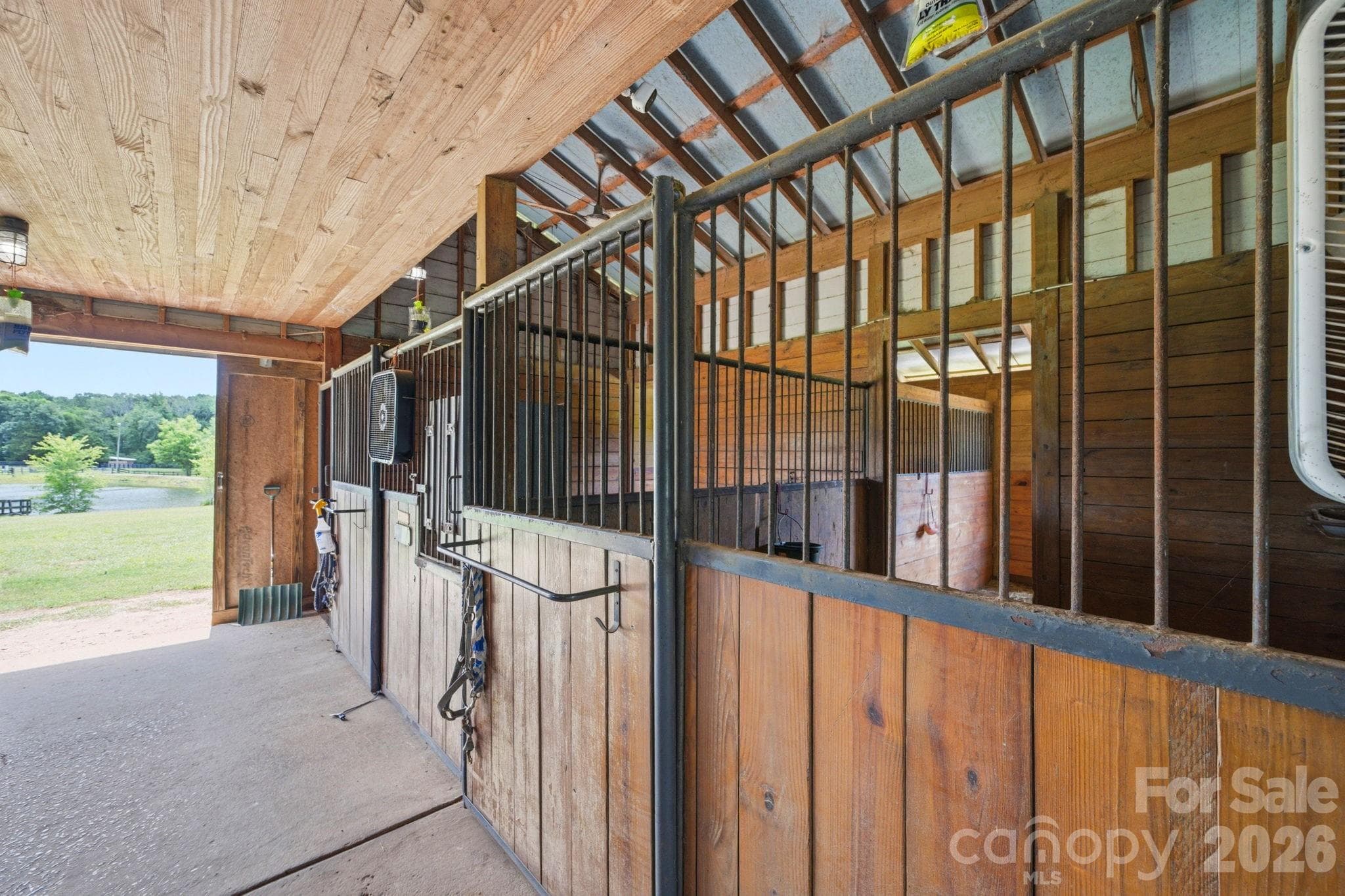 12' x 12' Stalls have mats & automatic waterers - Lancaster