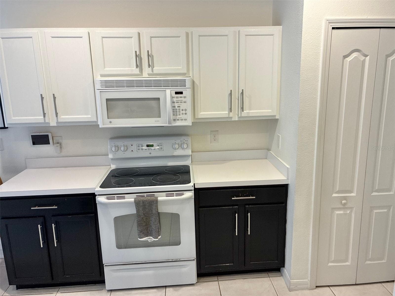 pantry closet - 8026 CARRIAGE POINTE DRIVE, GIBSONTON