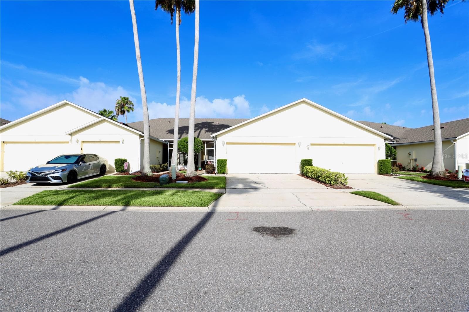 Inviting front of home - 170 CLUB VILLAS LN, KISSIMMEE