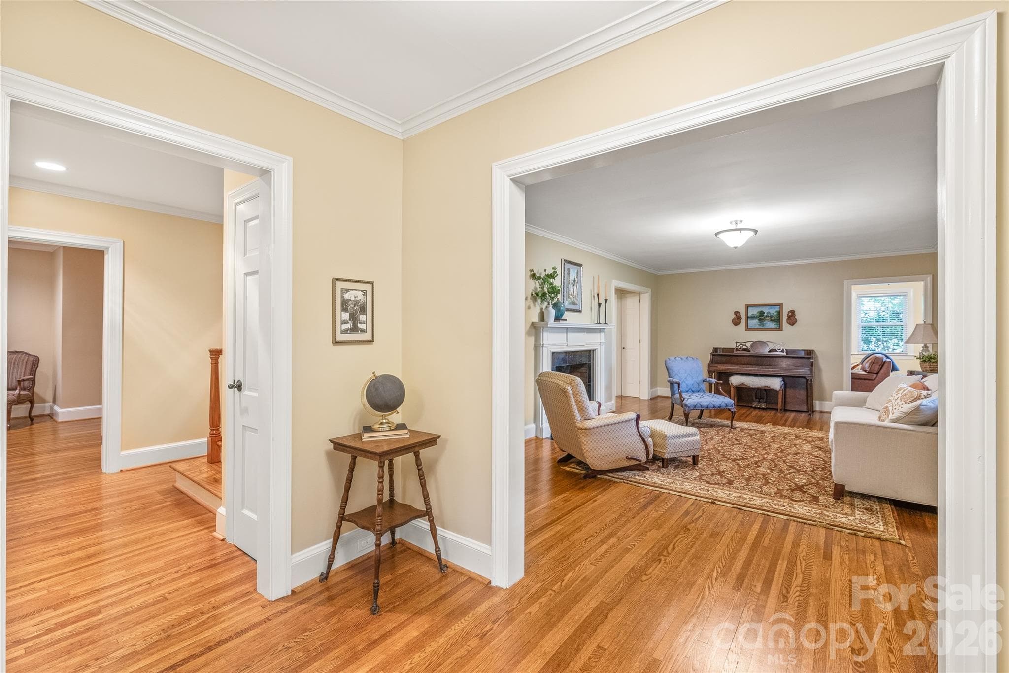 Spacious home designed for function, comfort, and entertaining - 600 S Central Avenue, Belmont