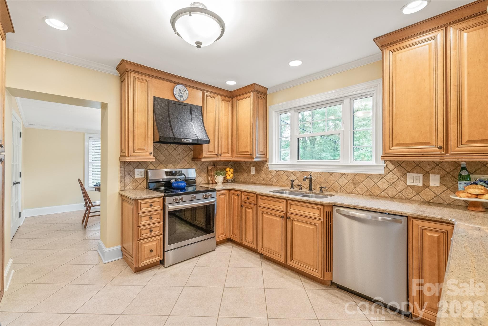 Great finishes and space - 600 S Central Avenue, Belmont