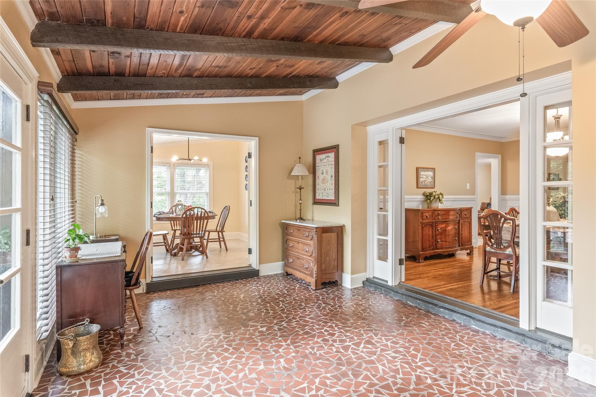 Sunroom - 600 S Central Avenue, Belmont
