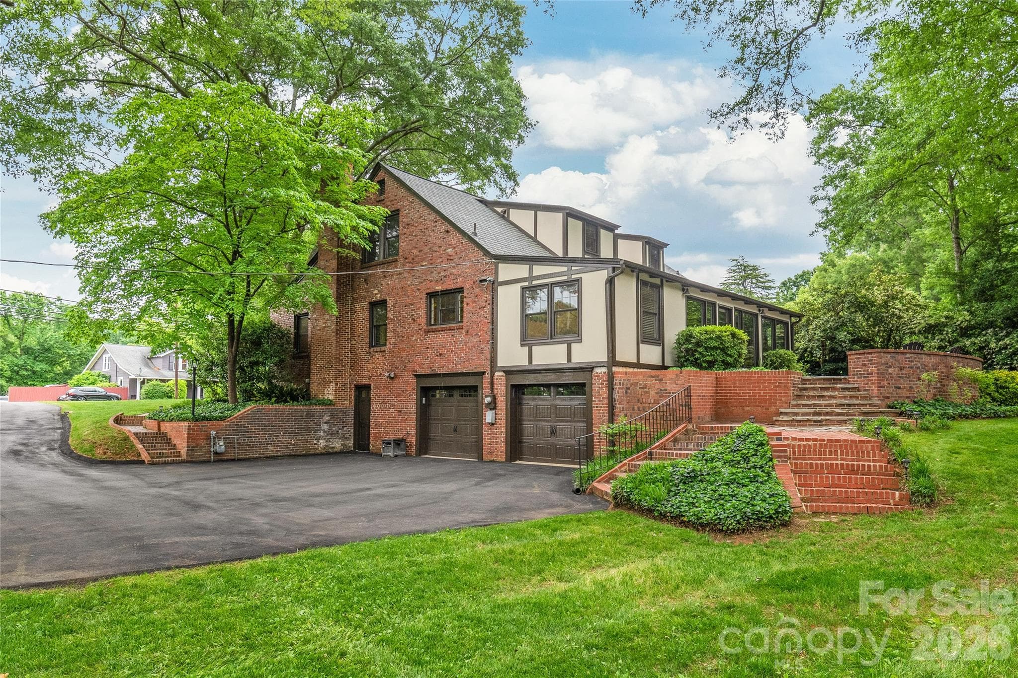 2-car Garage, Driveway and Backyard - 600 S Central Avenue, Belmont