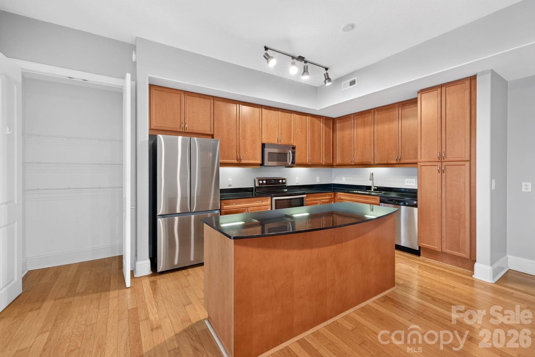 Condominium at Charlotte, photo 2 of 27