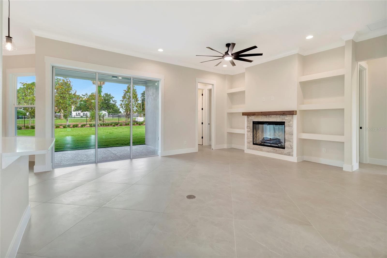 Single Family Residence at 17605 NINTH ST, MONTVERDE, photo 8 of 47