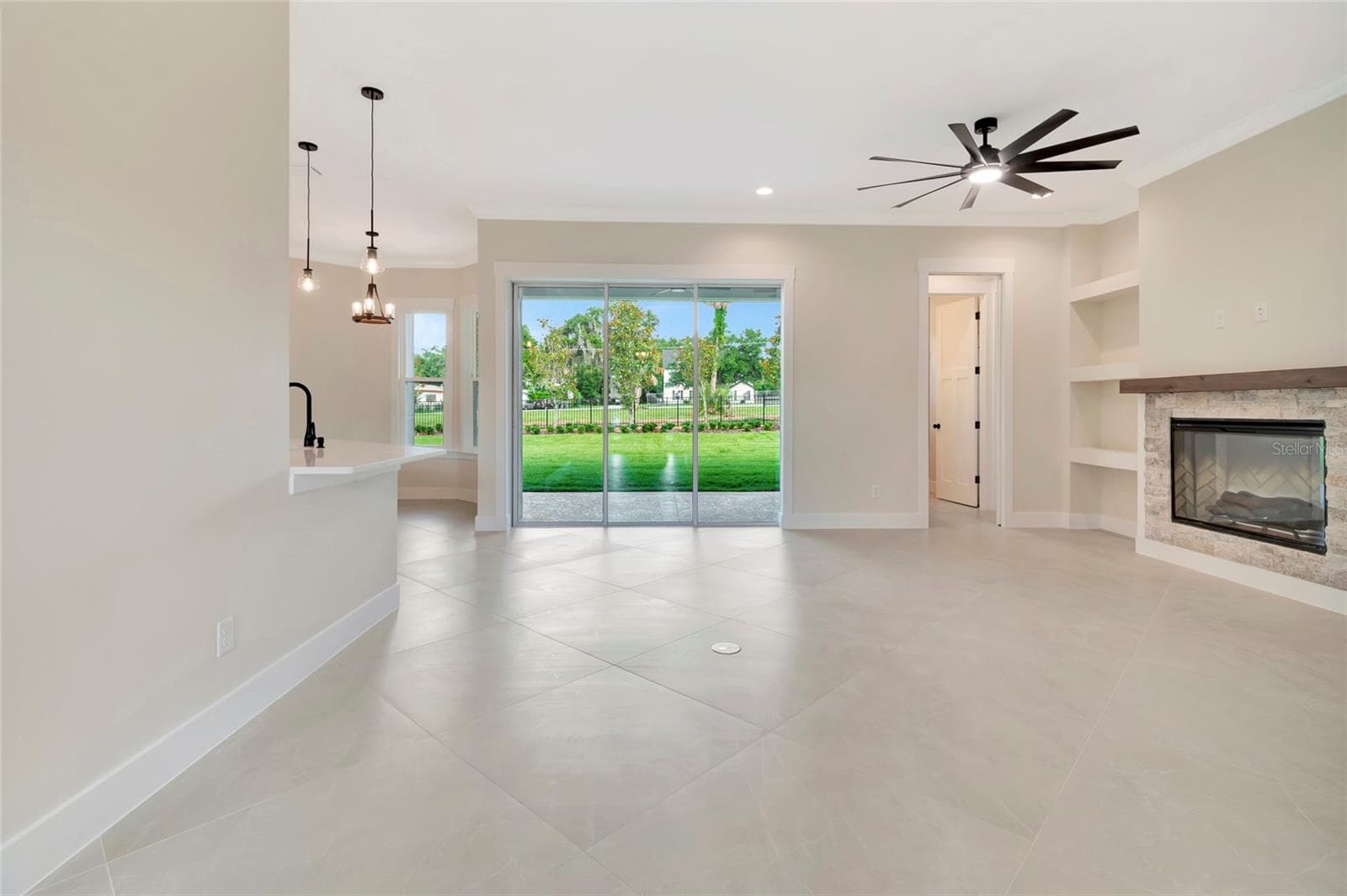 Single Family Residence at 17605 NINTH ST, MONTVERDE, photo 10 of 47