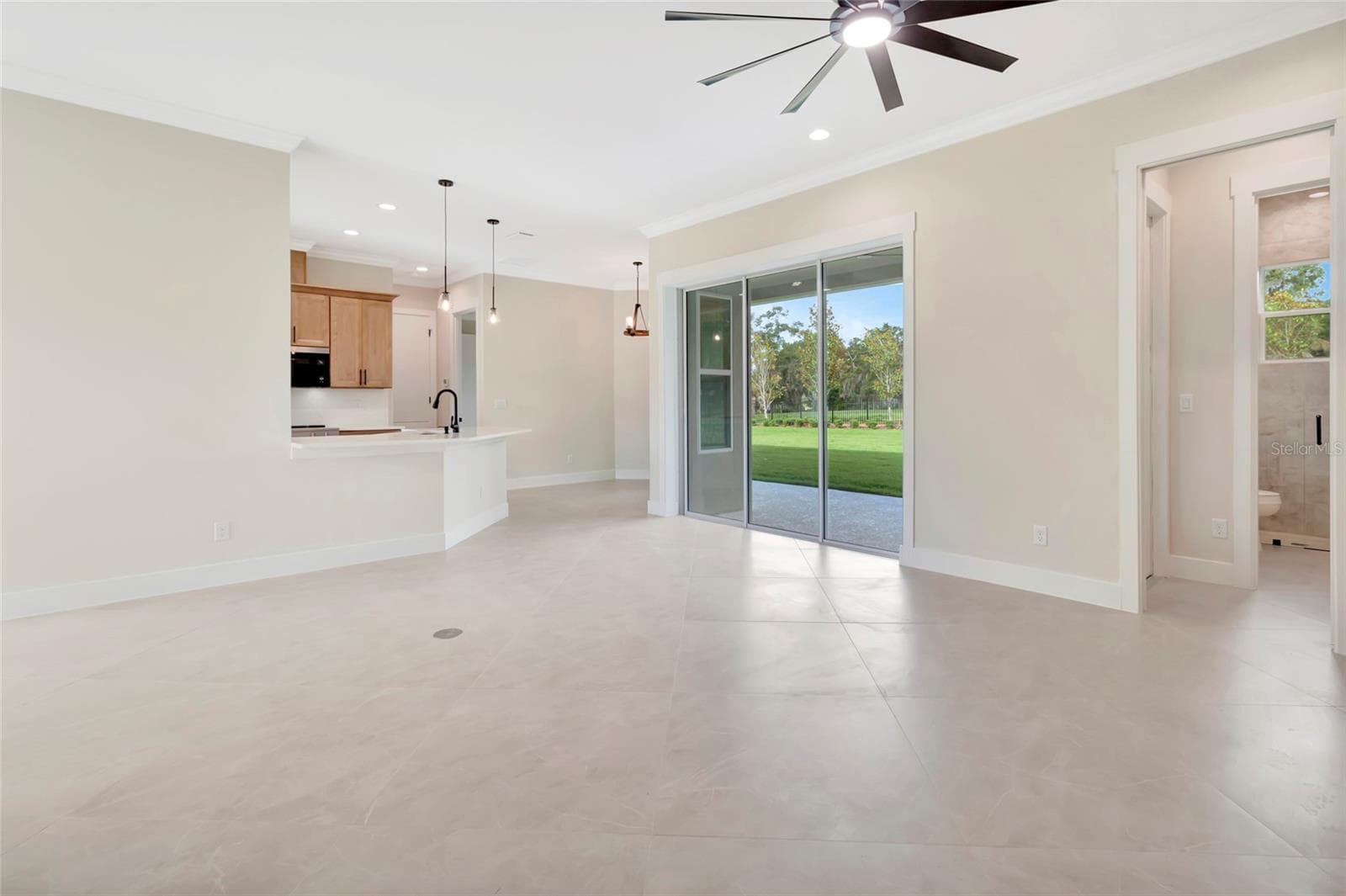 Single Family Residence at 17605 NINTH ST, MONTVERDE, photo 12 of 47