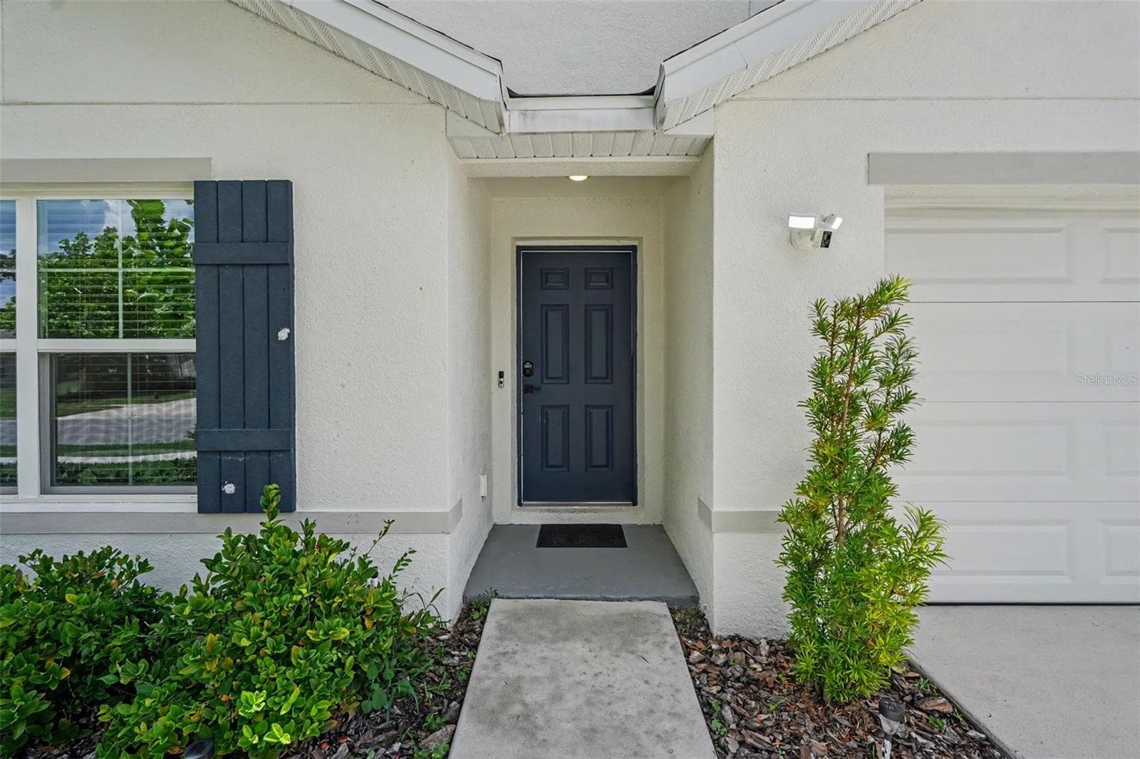 Entry door - 5038 CADIZ CT, BROOKSVILLE
