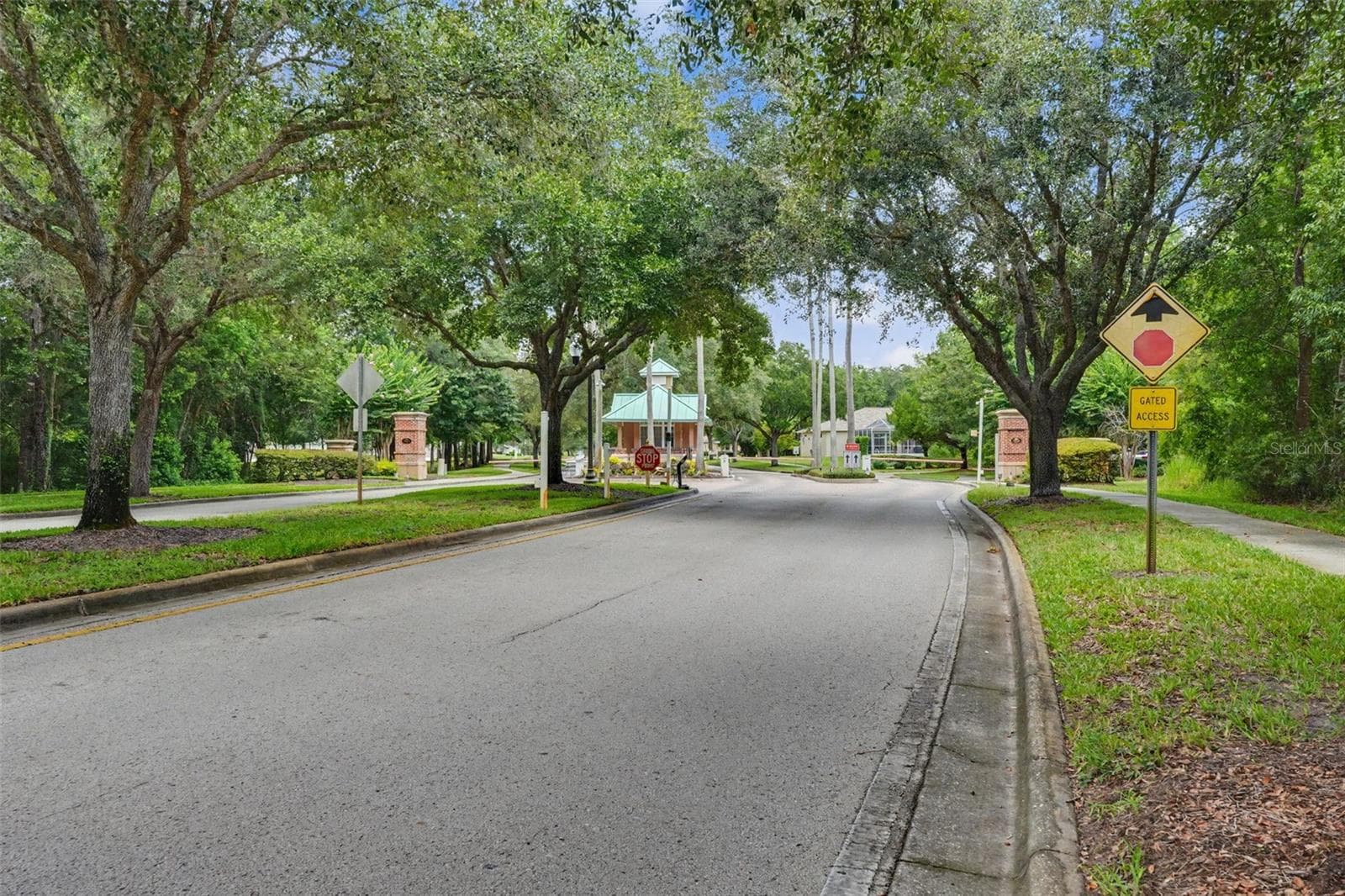 Gated entry - 5038 CADIZ CT, BROOKSVILLE