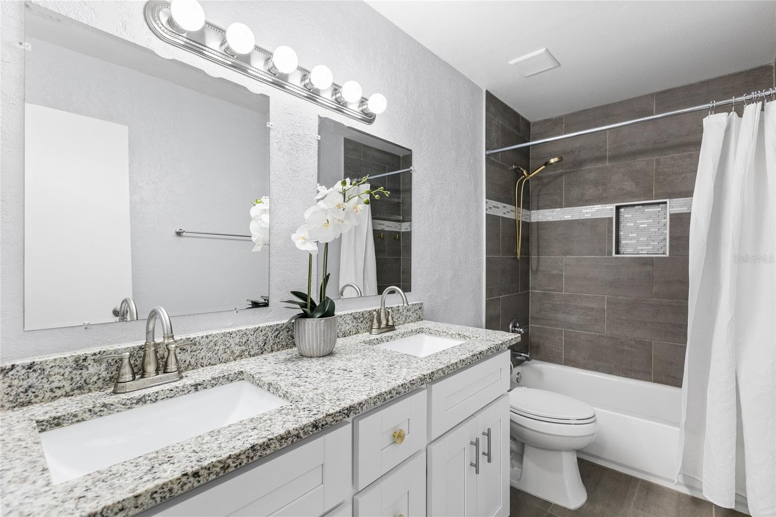 Single Family Residence at 7608 WILLOW PARK DR, TEMPLE TERRACE, photo 17 of 27