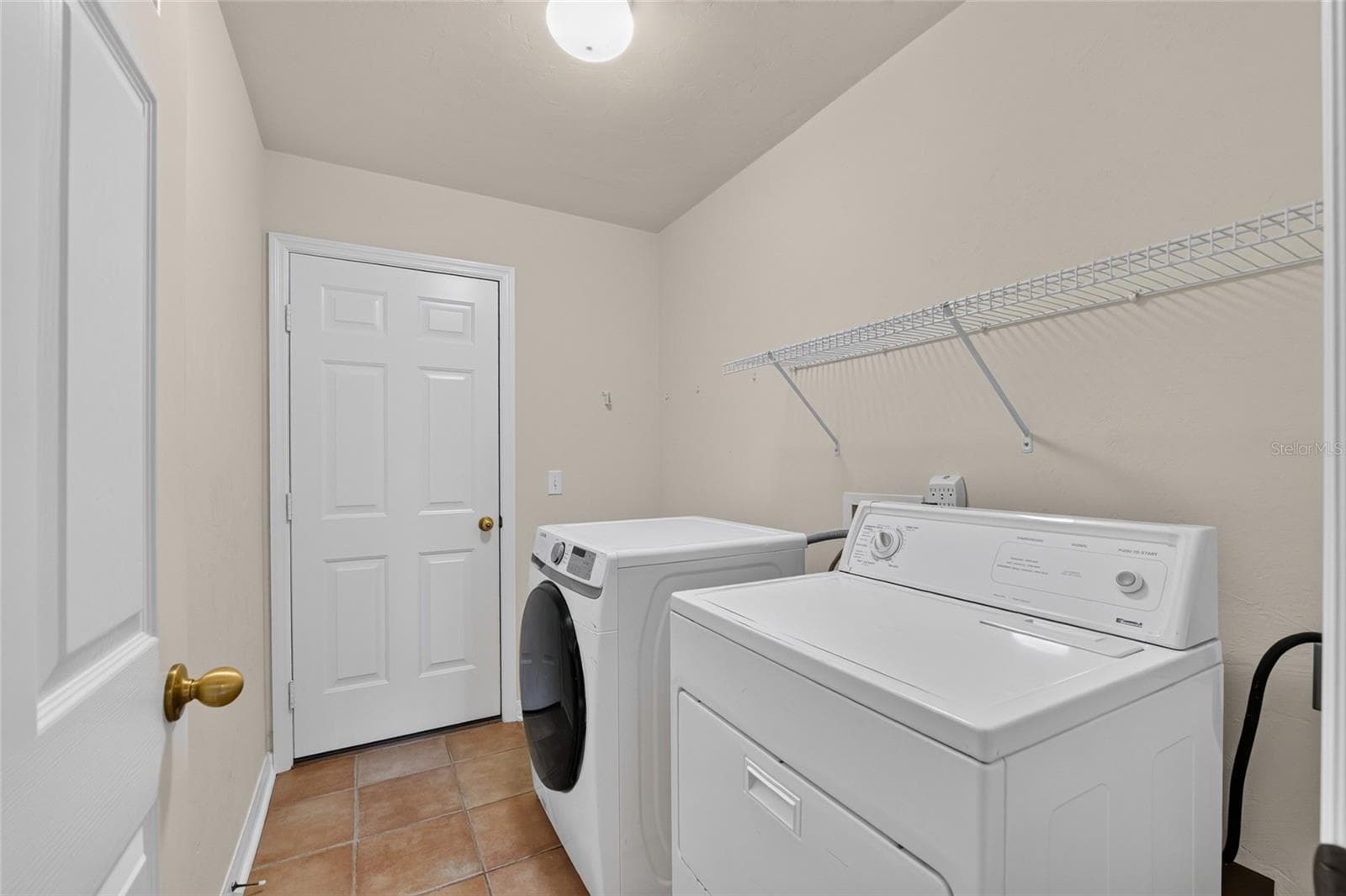 INDOOR LAUNDRY WITH WASHER/DRYER - 9437 SW 31ST LN, GAINESVILLE