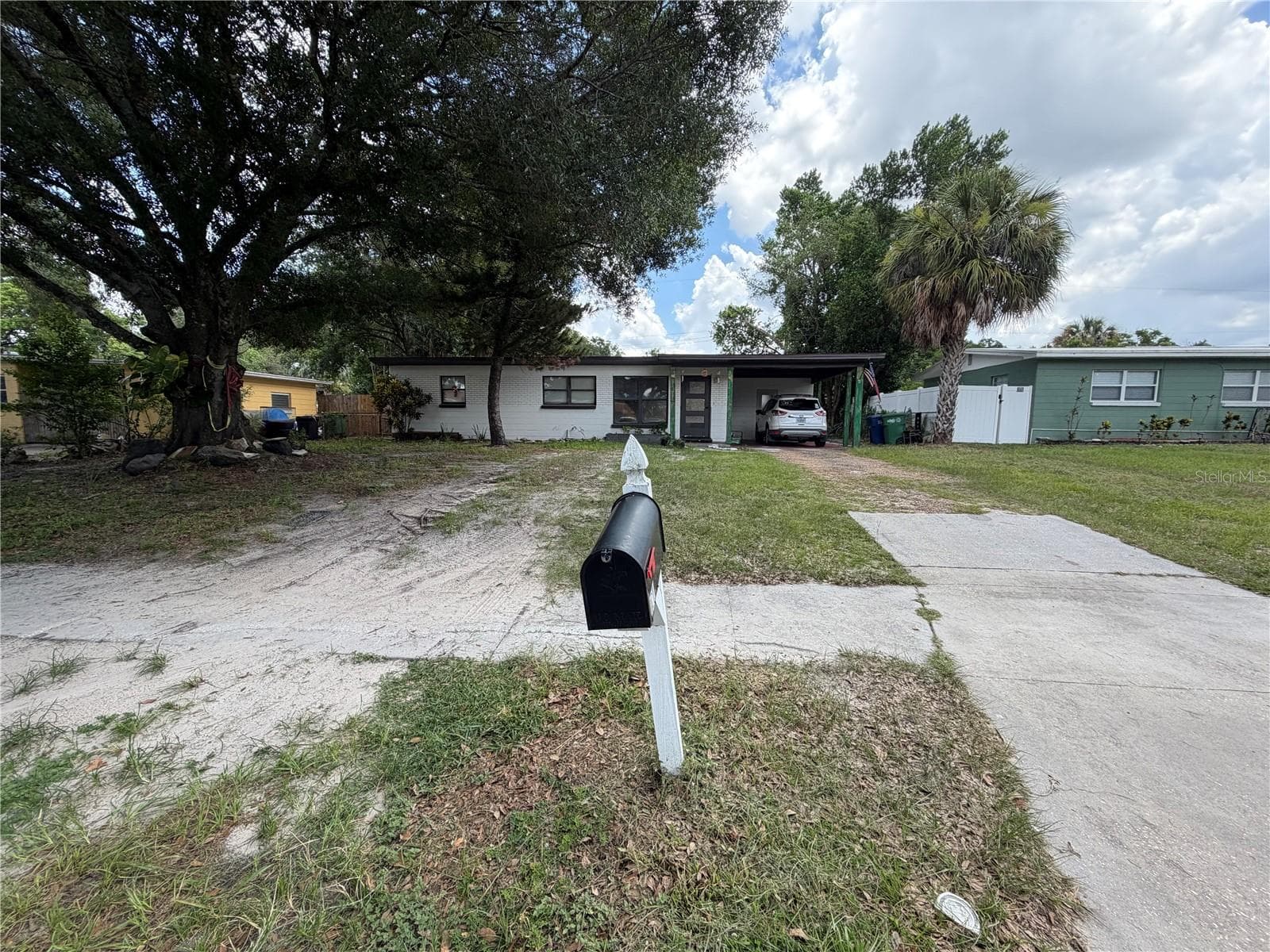 10111 N OLA AVE