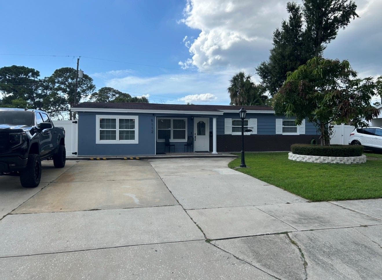 5112 GATEWAY DR