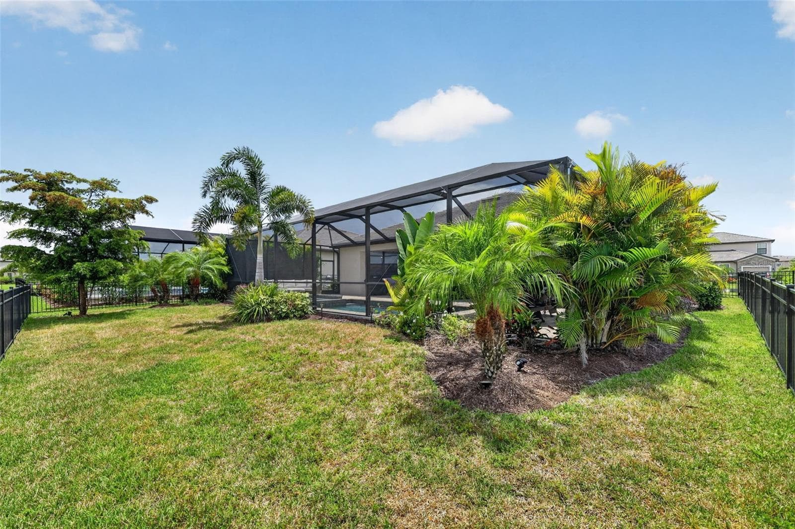 Single Family Residence at 4881 SEAFOAM TRL, LAKEWOOD RANCH, photo 42 of 68