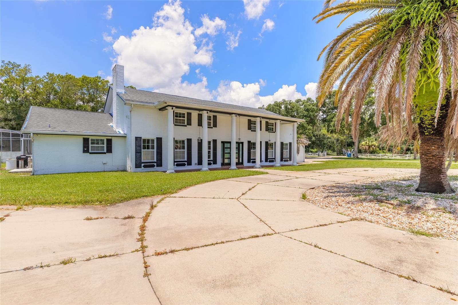 Circular Driveway - 2015 HALIFAX DR, PORT ORANGE