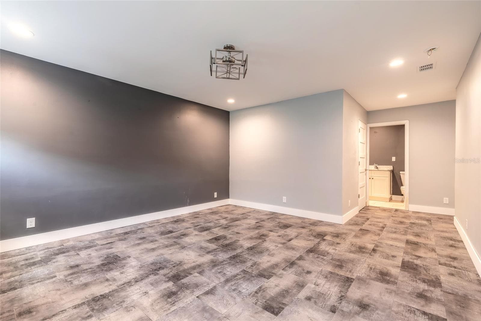 1st Fl Bedroom - 2015 HALIFAX DR, PORT ORANGE