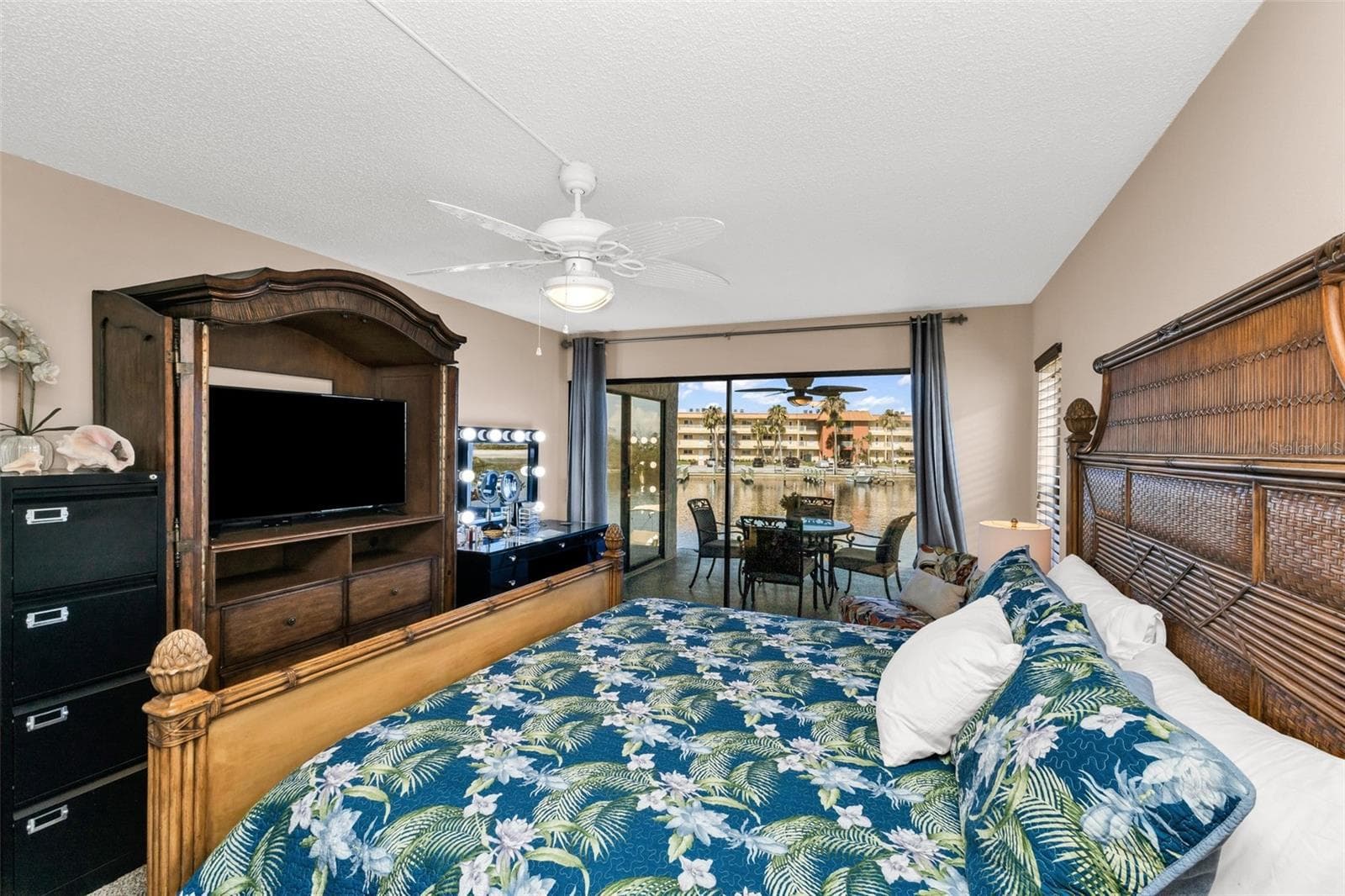 Condominium at 9050 MIDNIGHT PASS RD #1, SARASOTA, photo 23 of 43