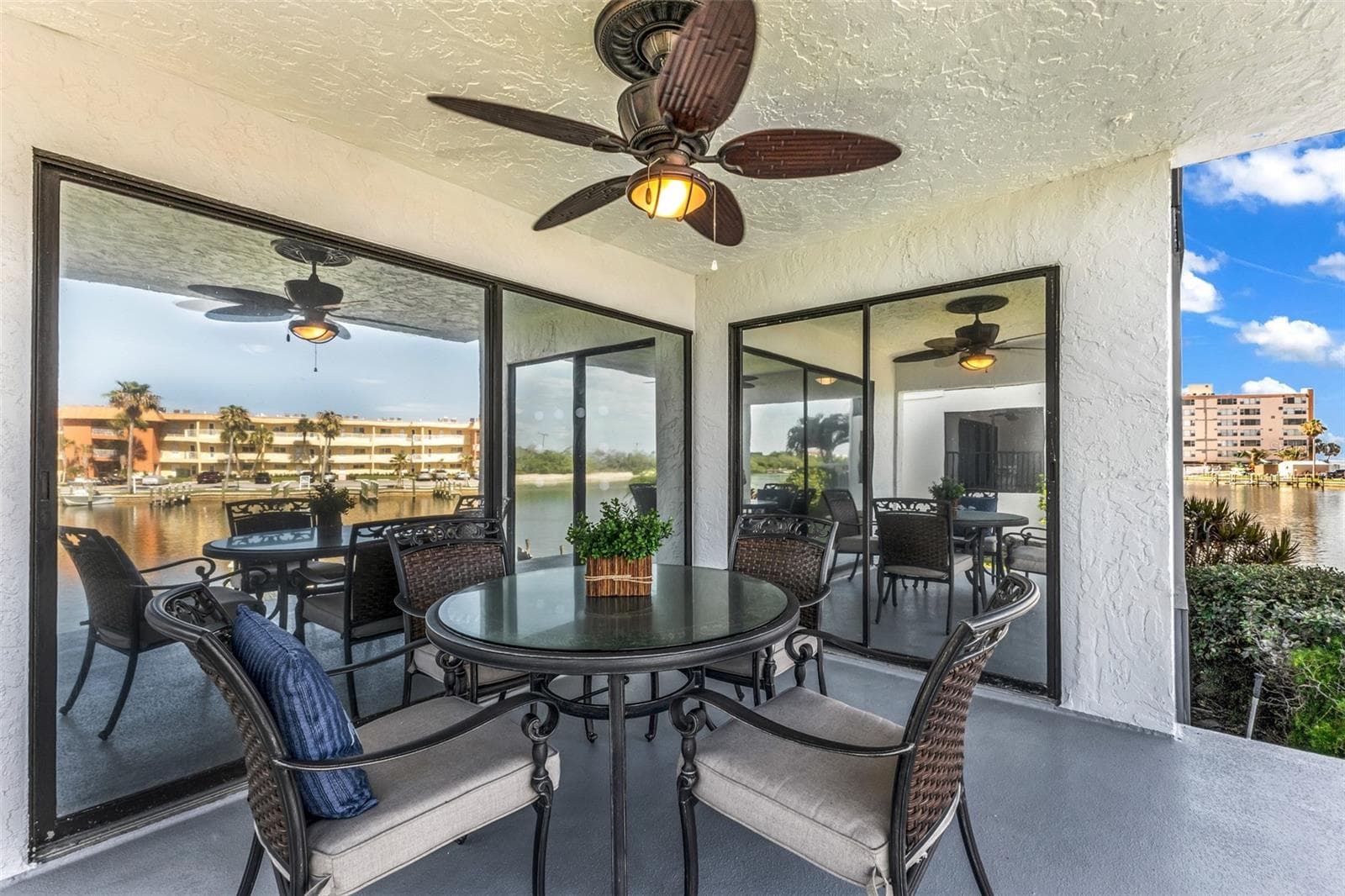 Condominium at 9050 MIDNIGHT PASS RD #1, SARASOTA, photo 25 of 43