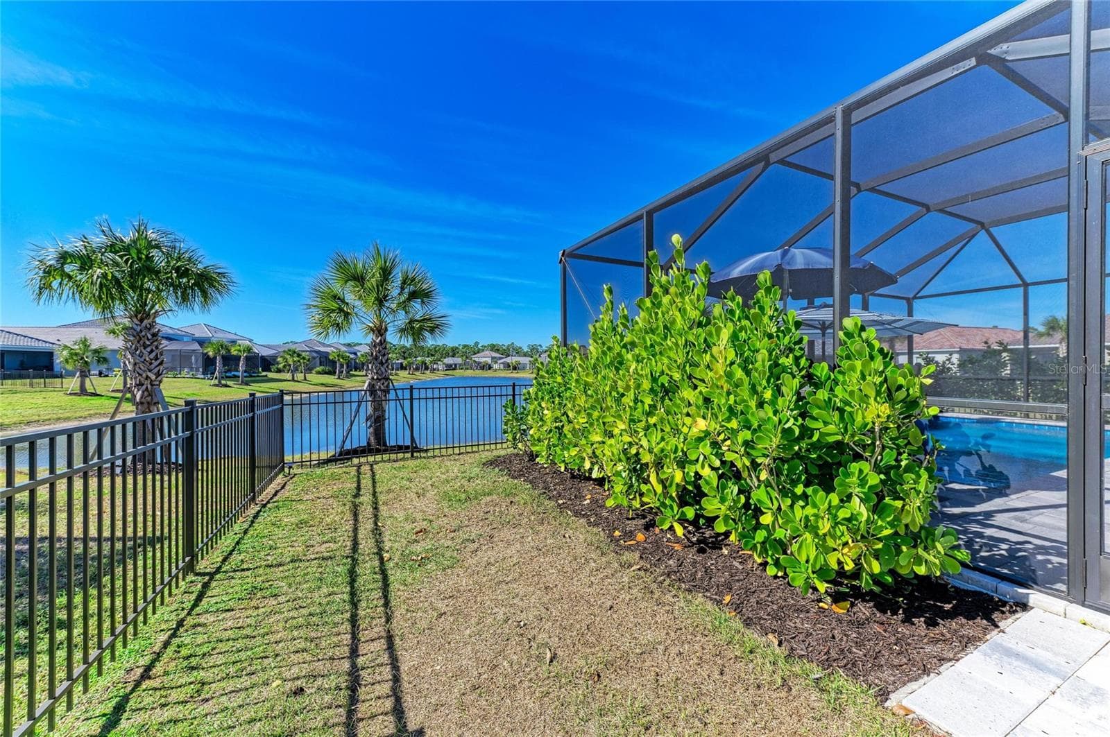 Single Family Residence at 9920 CRYSTAL ISLE CIR, SARASOTA, photo 5 of 92