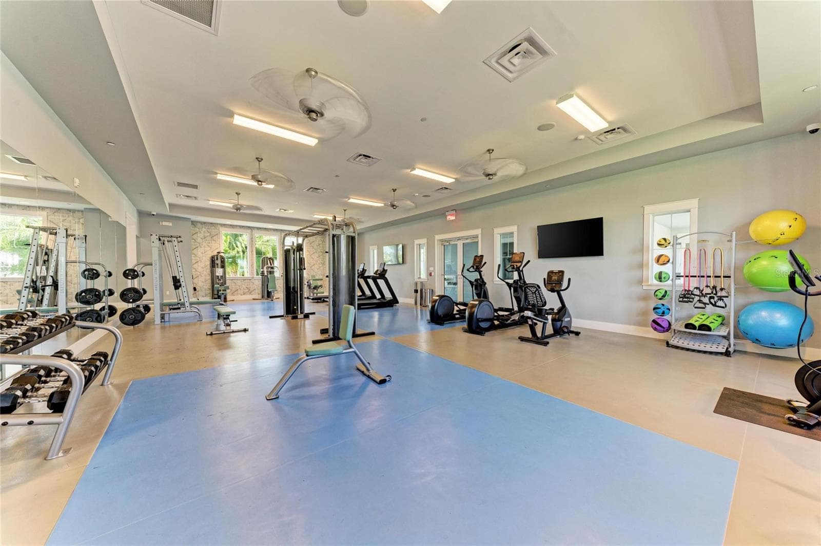 Single Family Residence at 9920 CRYSTAL ISLE CIR, SARASOTA, photo 91 of 92