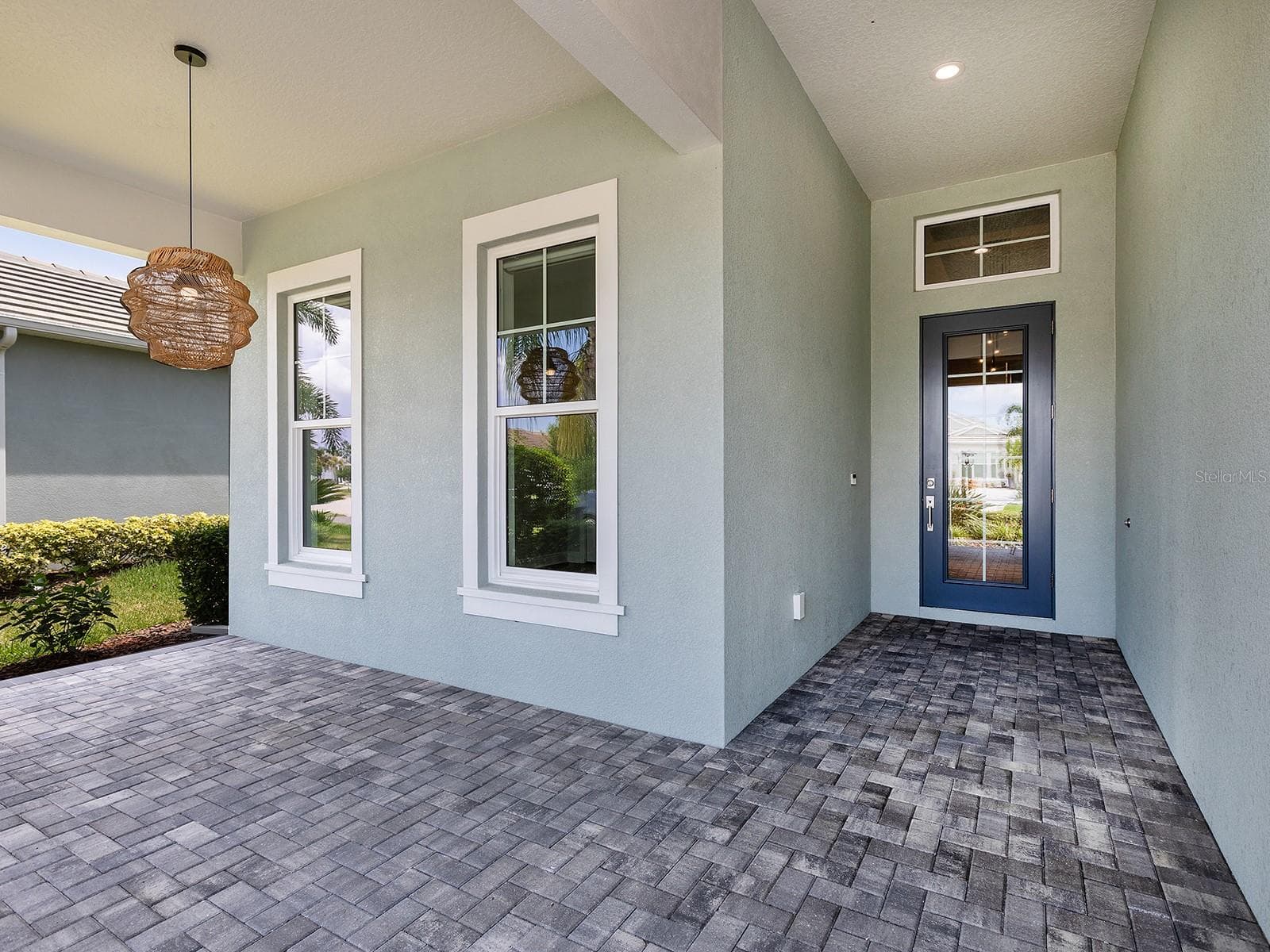 Single Family Residence at 8282 GRANDE SHORES DR, SARASOTA, photo 10 of 87