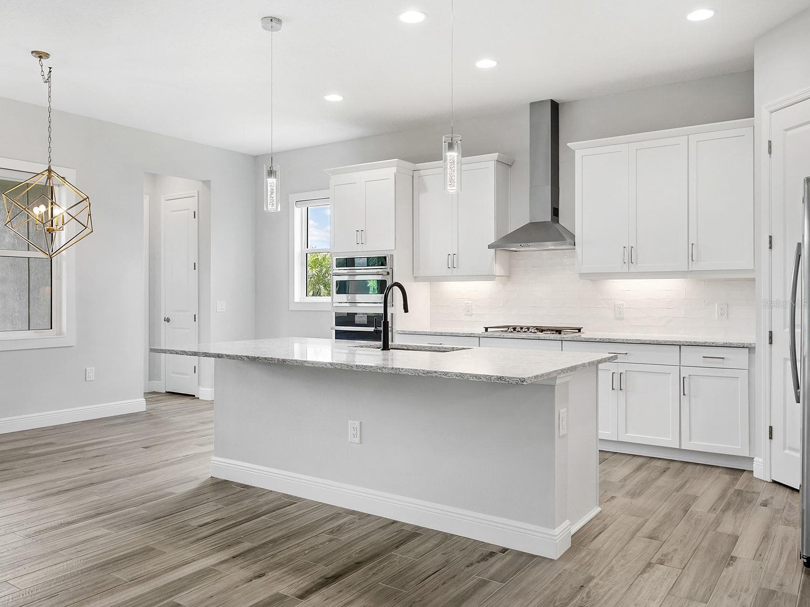 Single Family Residence at 8282 GRANDE SHORES DR, SARASOTA, photo 24 of 87