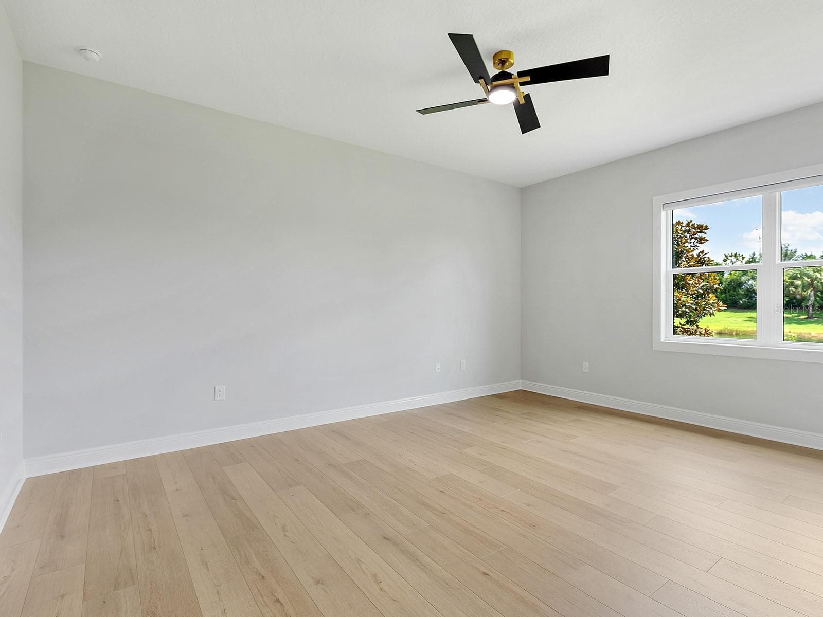 Single Family Residence at 8282 GRANDE SHORES DR, SARASOTA, photo 36 of 87