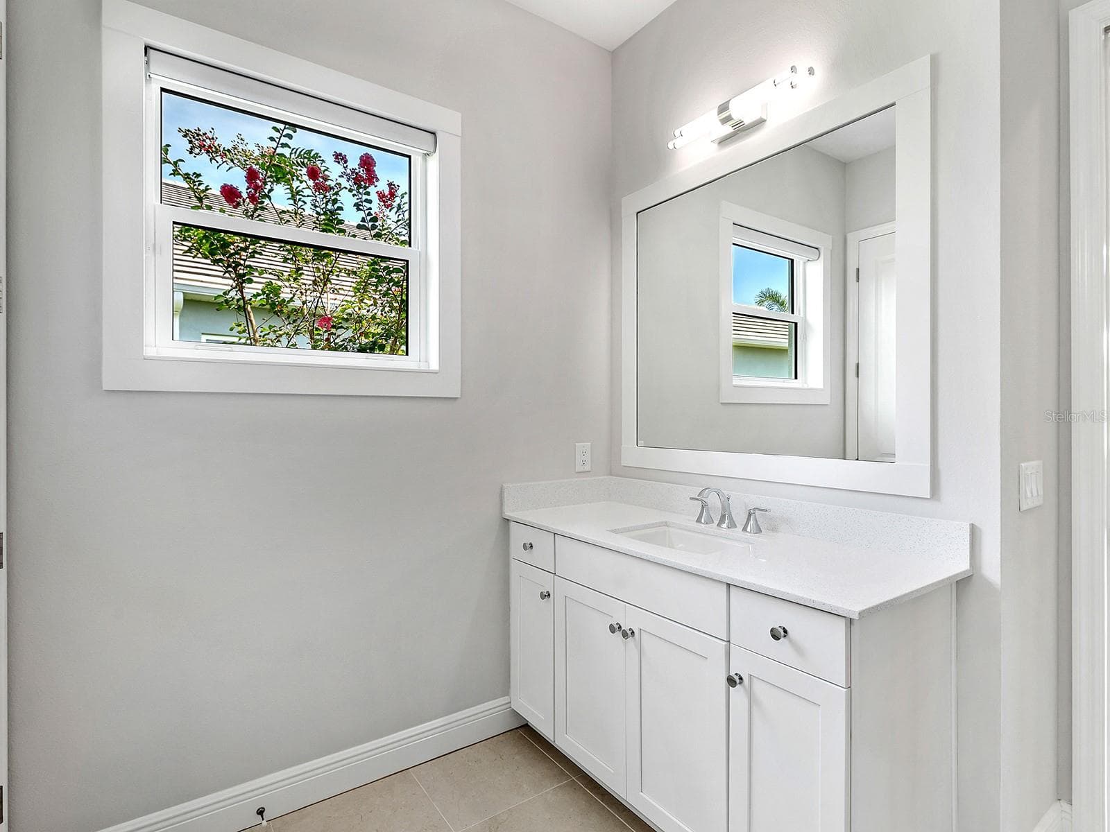 Single Family Residence at 8282 GRANDE SHORES DR, SARASOTA, photo 43 of 87