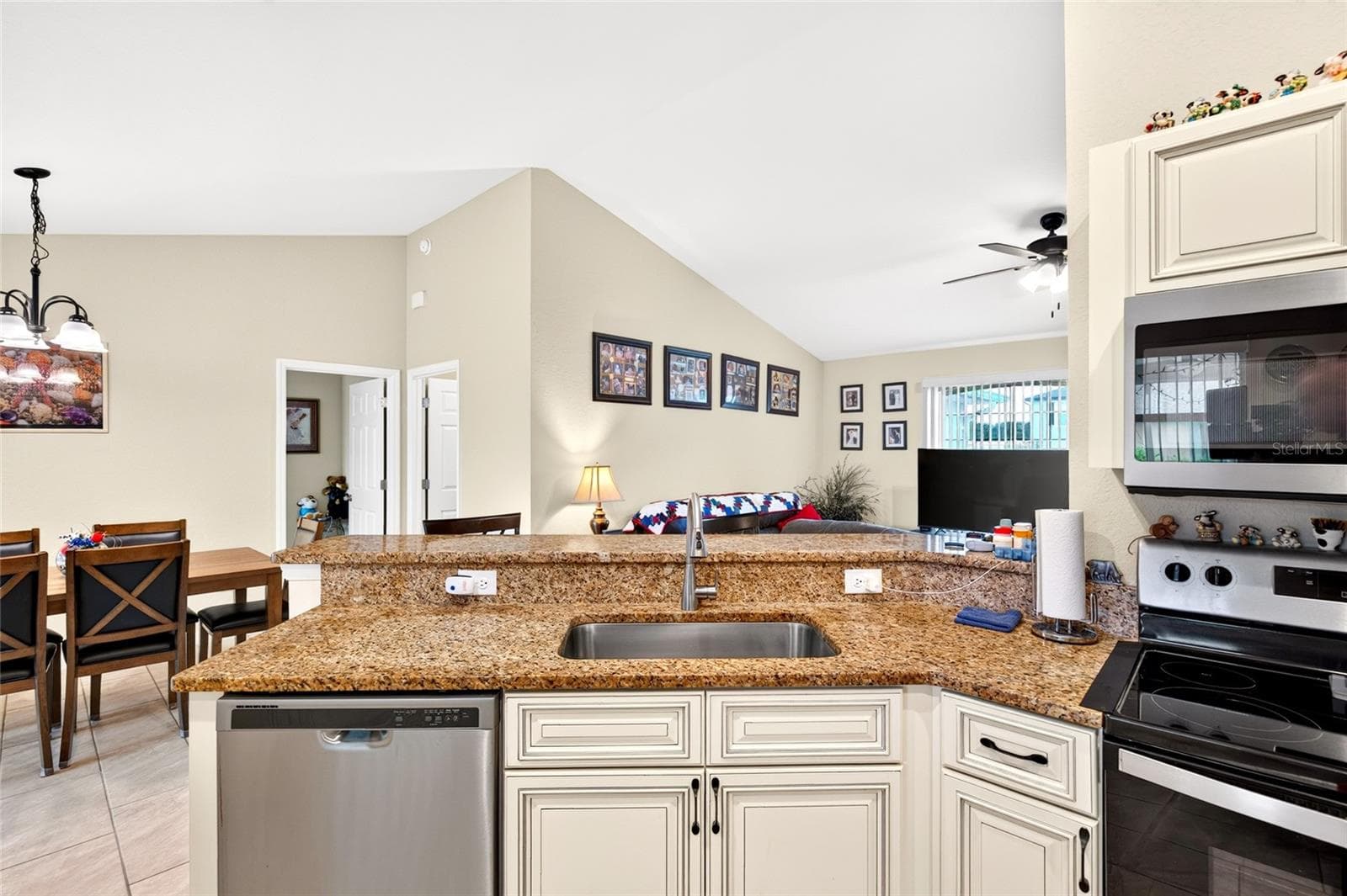 Single Family Residence at 13581 SW 48TH CT, OCALA, photo 14 of 35