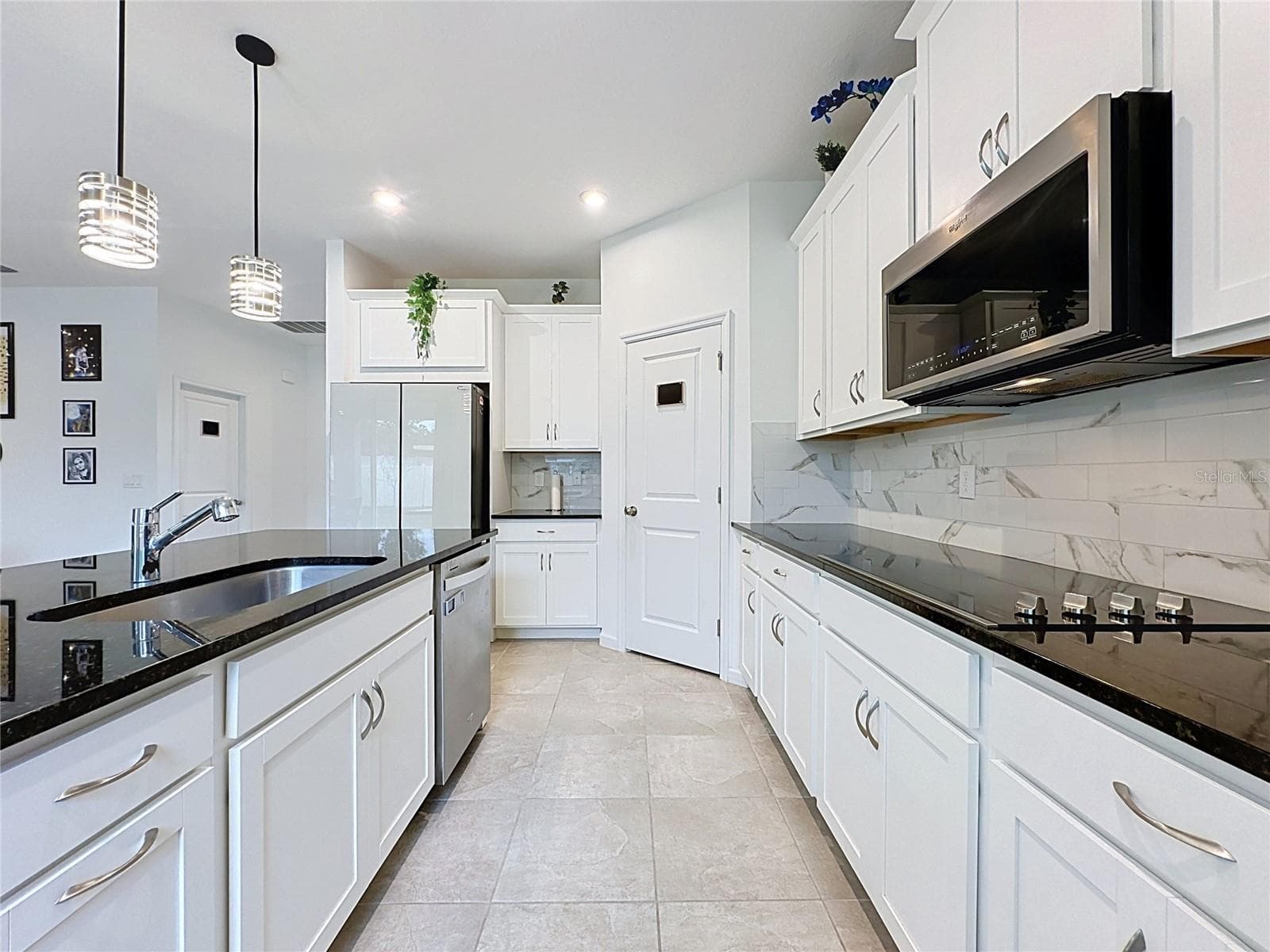 Kitchen - 900 HONEY PETAL LN, DELAND
