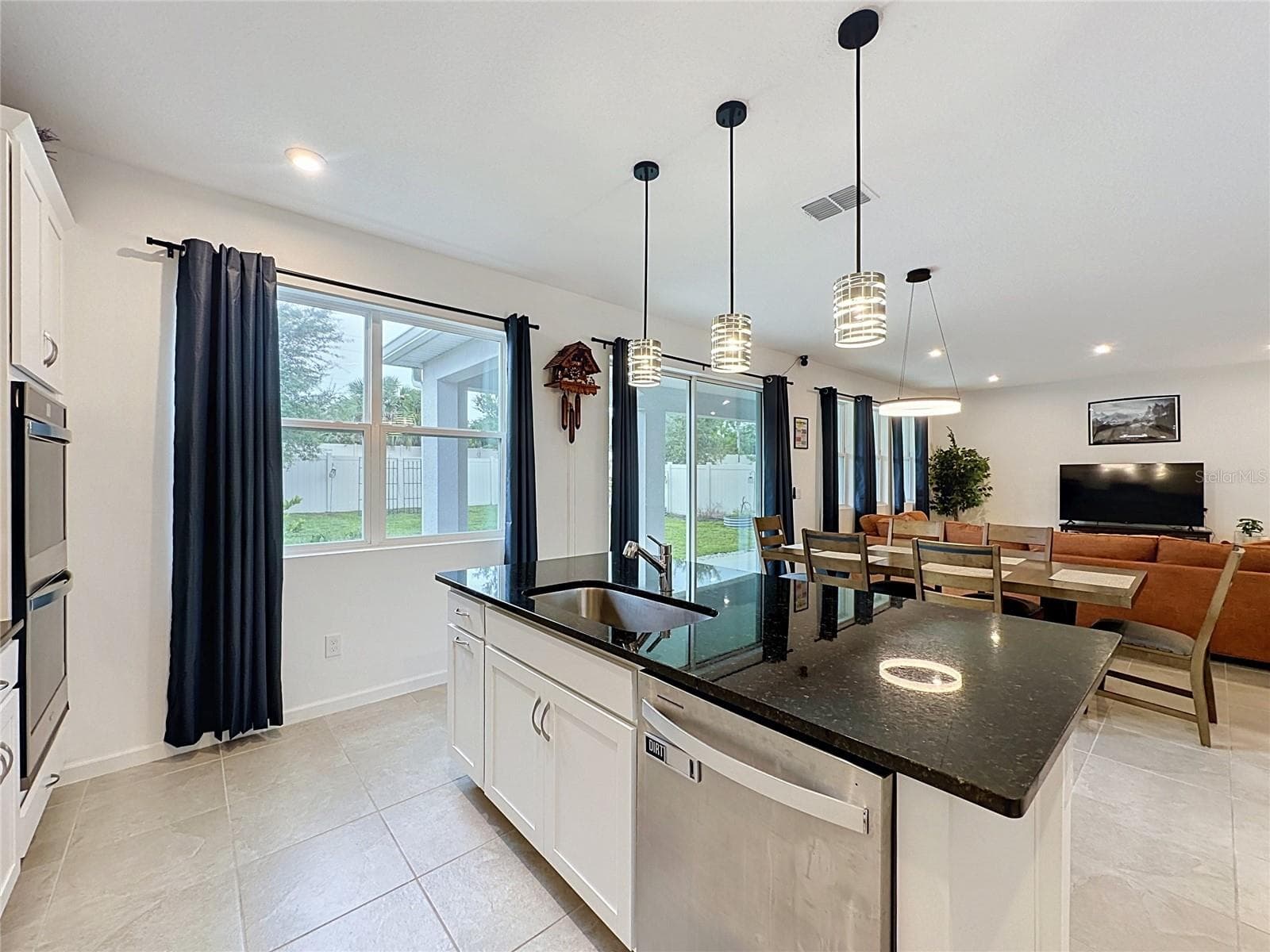 Kitchen Island - 900 HONEY PETAL LN, DELAND