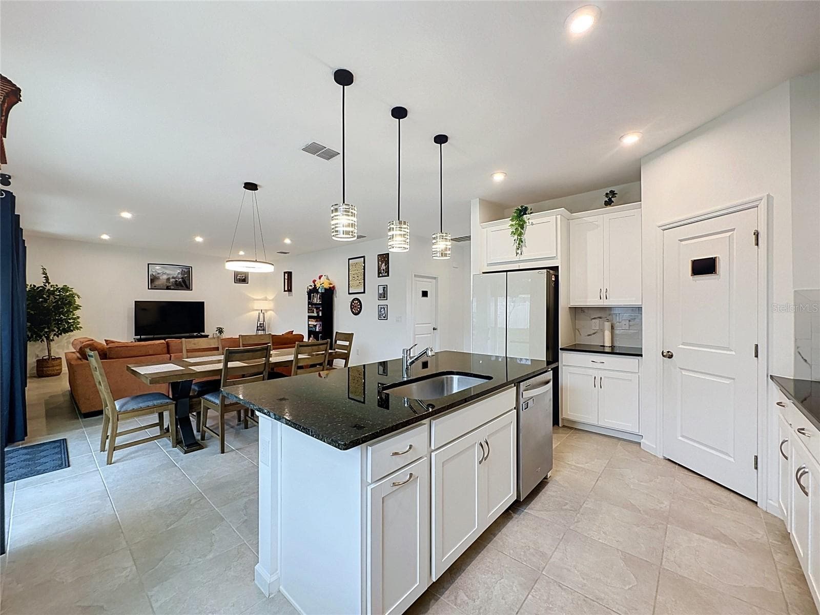 Single Family Residence at 900 HONEY PETAL LN, DELAND, photo 14 of 42