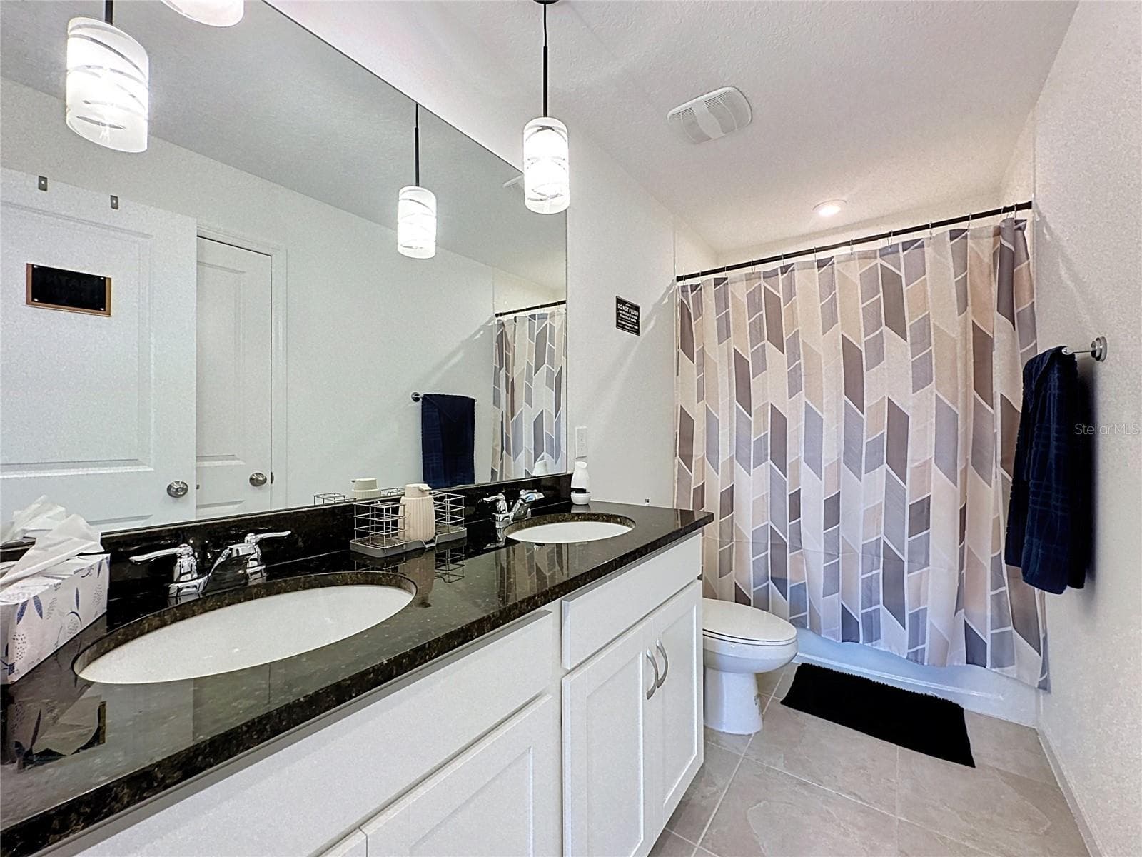 2nd Floor Bathroom - 900 HONEY PETAL LN, DELAND