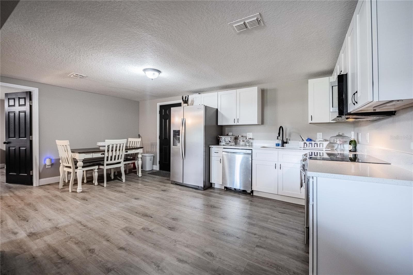 Single Family Residence at 801 N CLERMONT AVE, FORT MEADE, photo 6 of 25