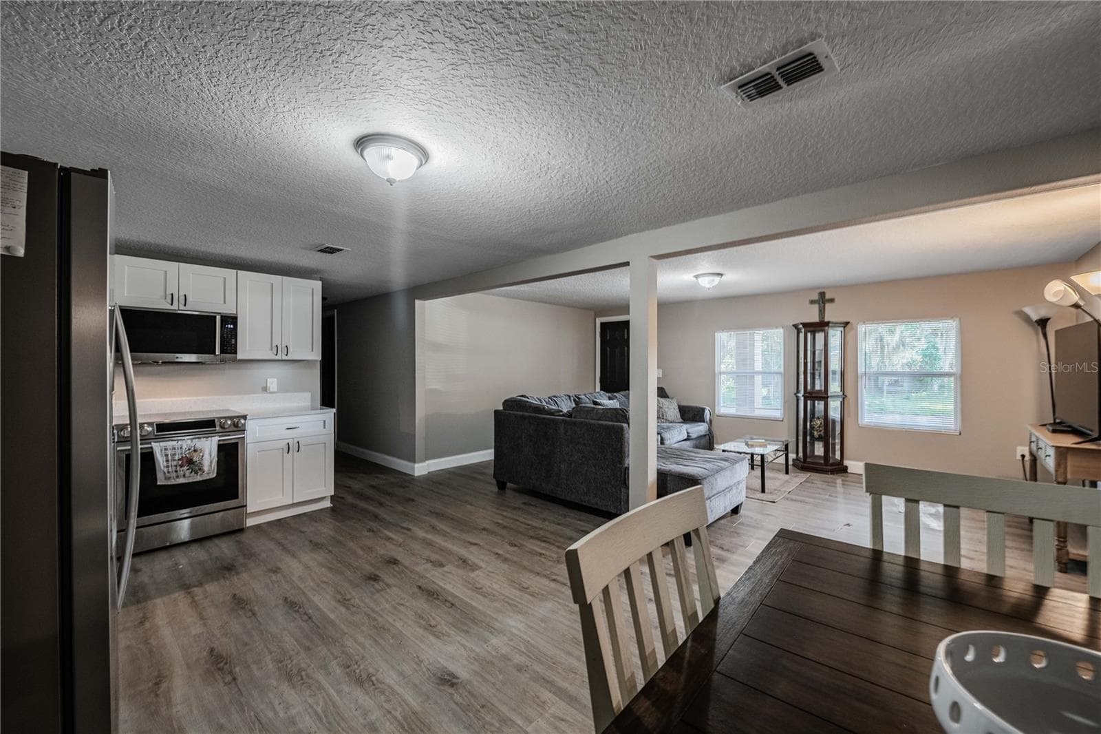 Single Family Residence at 801 N CLERMONT AVE, FORT MEADE, photo 8 of 25