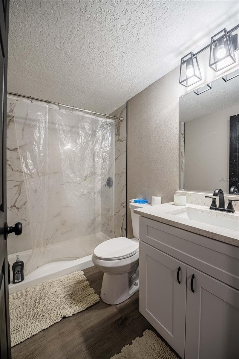 Single Family Residence at 801 N CLERMONT AVE, FORT MEADE, photo 12 of 25
